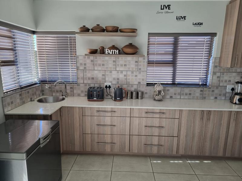 To Let 2 Bedroom Property for Rent in Mossel Bay Western Cape